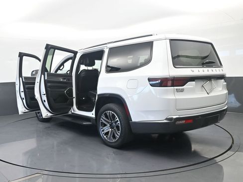 Used 2022 Jeep Wagoneer Series III RWD image 80