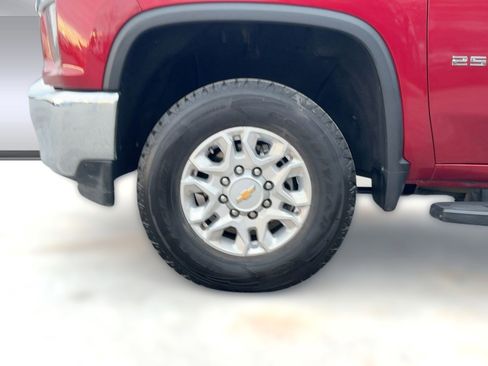 Used 2022 Chevrolet Silverado 2500 LT w/ Convenience Package image 11