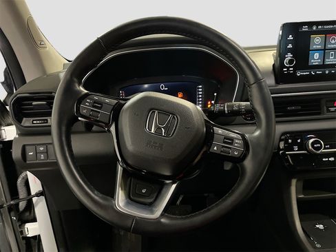 Used 2024 Honda Pilot Elite image 11