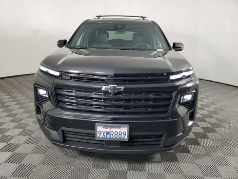 Used 2026 Chevrolet Traverse LT w/ Midnight/Sport Edition FWD image 9
