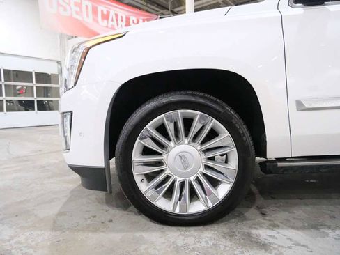Used 2020 Cadillac Escalade ESV Platinum image 5