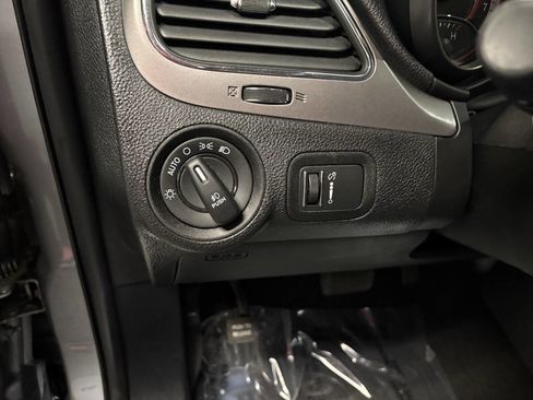 Used 2019 Dodge Journey Crossroad w/ Nav & Sun Group image 53