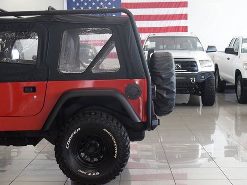 Used 2004 Jeep Wrangler SE AWD/4WD image 14