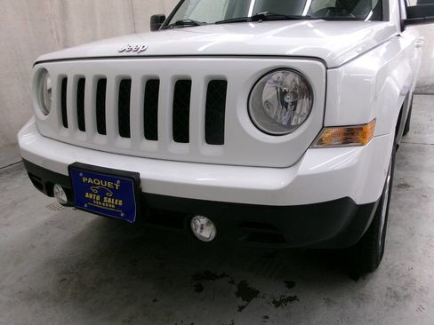 Used 2012 Jeep Patriot Latitude w/ Sun/Sound Group AWD/4WD image 12