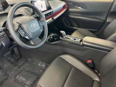 Used 2025 Toyota Prius Plug-In Hybrid FWD image 11