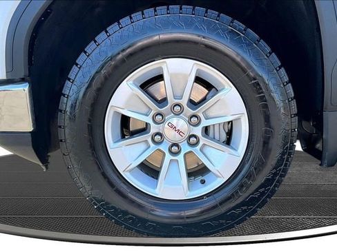 Used 2023 GMC Sierra 1500 SLE image 35