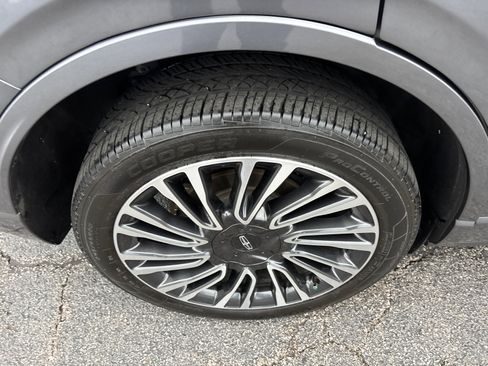 Used 2022 Lincoln Corsair Reserve w/ Sport Package image 10