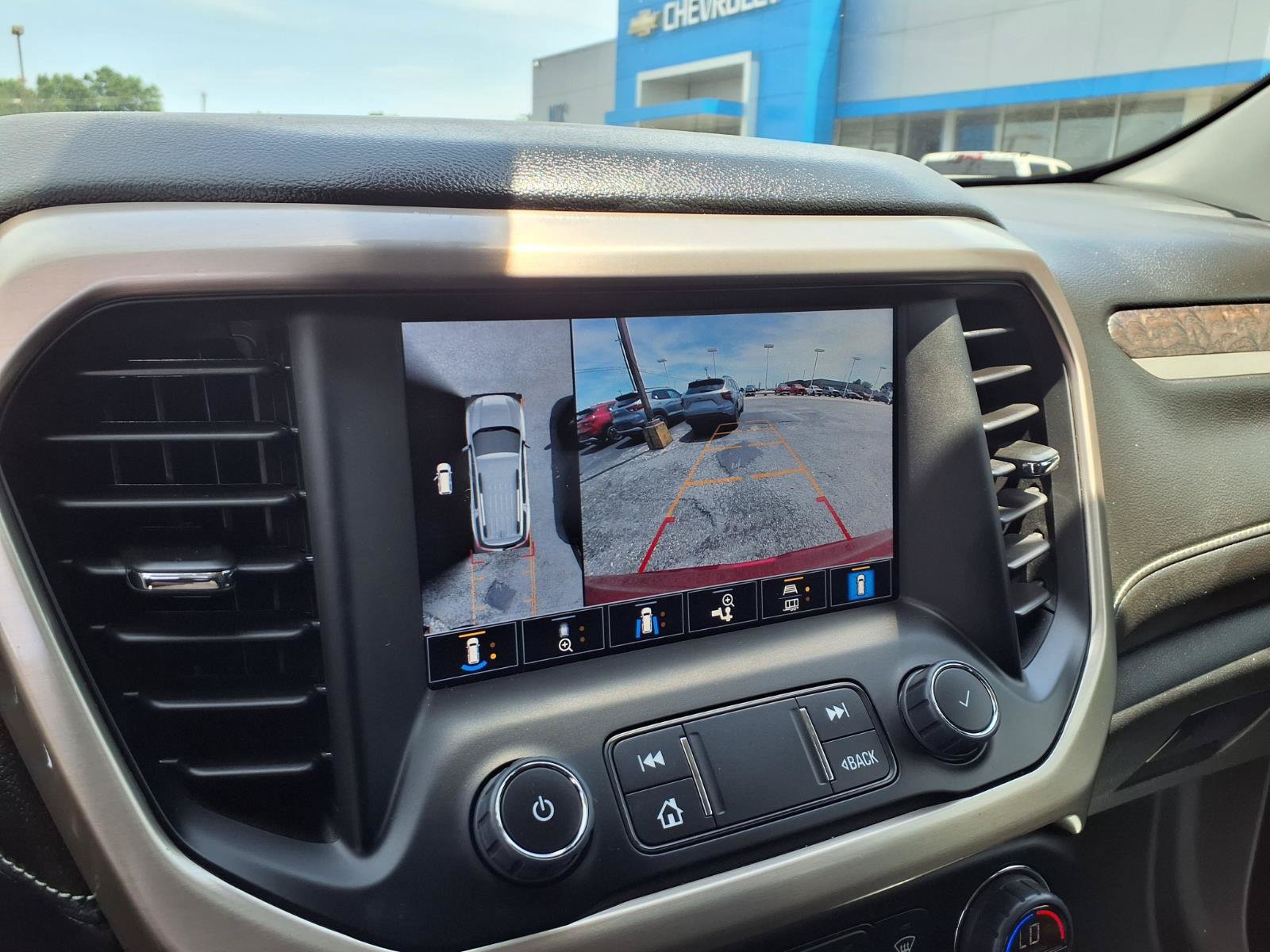 Used 2023 GMC Acadia Denali FWD image 5