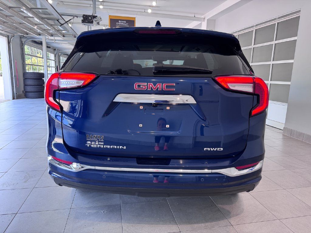 Certified 2023 GMC Terrain Denali w/ Denali Premium Package AWD/4WD image 6