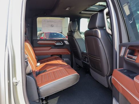 New 2026 GMC Sierra 3500 Denali Ultimate w/ LPO, Black Badging Package AWD/4WD image 36