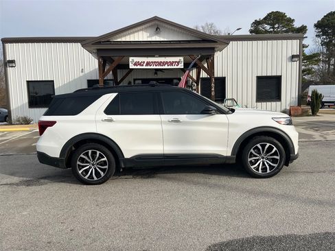Used 2020 Ford Explorer ST w/ Premium Technology Package image 5