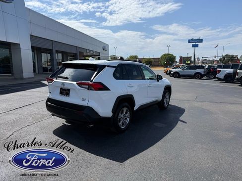 Used 2023 Toyota RAV4 XLE AWD/4WD image 3