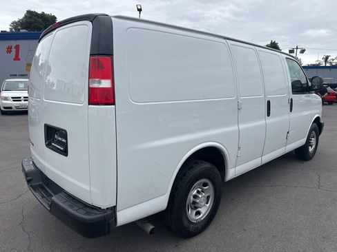 Used 2020 Chevrolet Express 2500 RWD image 4