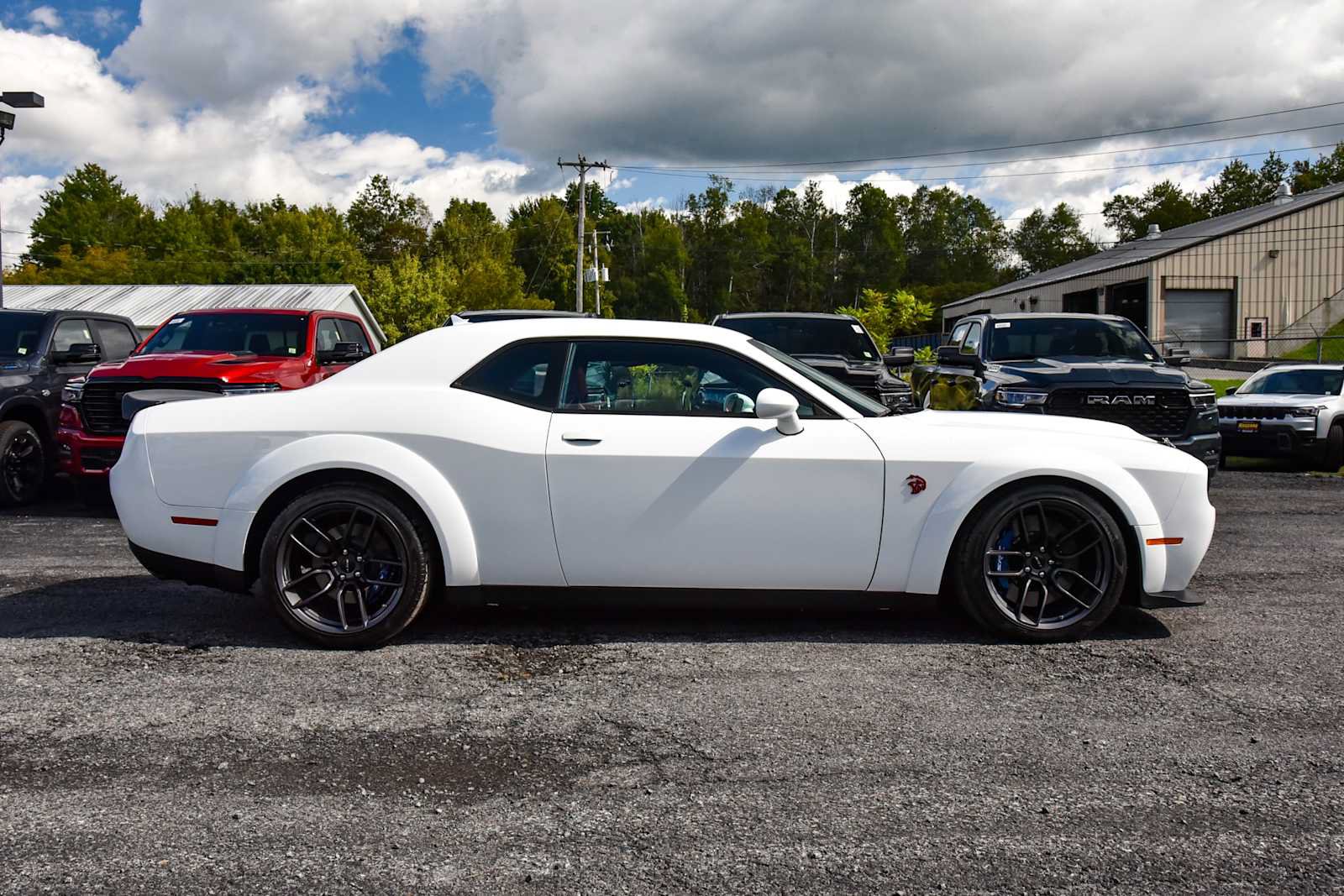 Used 2022 Dodge Challenger SRT Hellcat RWD image 2