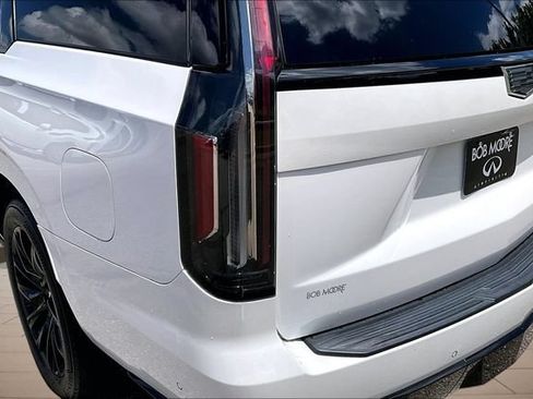 Used 2023 Cadillac Escalade ESV Sport Platinum w/ LPO, ONYX Package AWD/4WD image 30