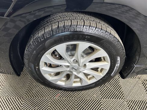 Used 2018 Nissan Sentra SV image 9