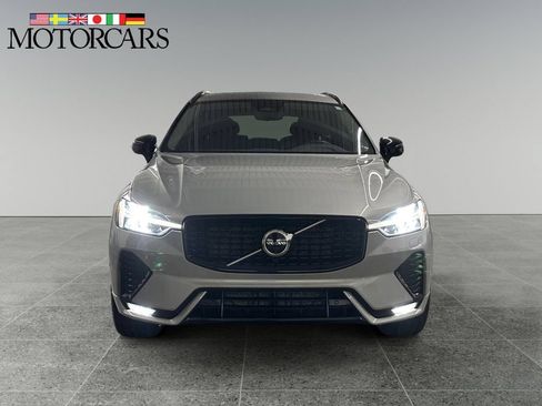 Certified 2023 Volvo XC60 B5 Plus w/ Protection Package Premier AWD/4WD image 8