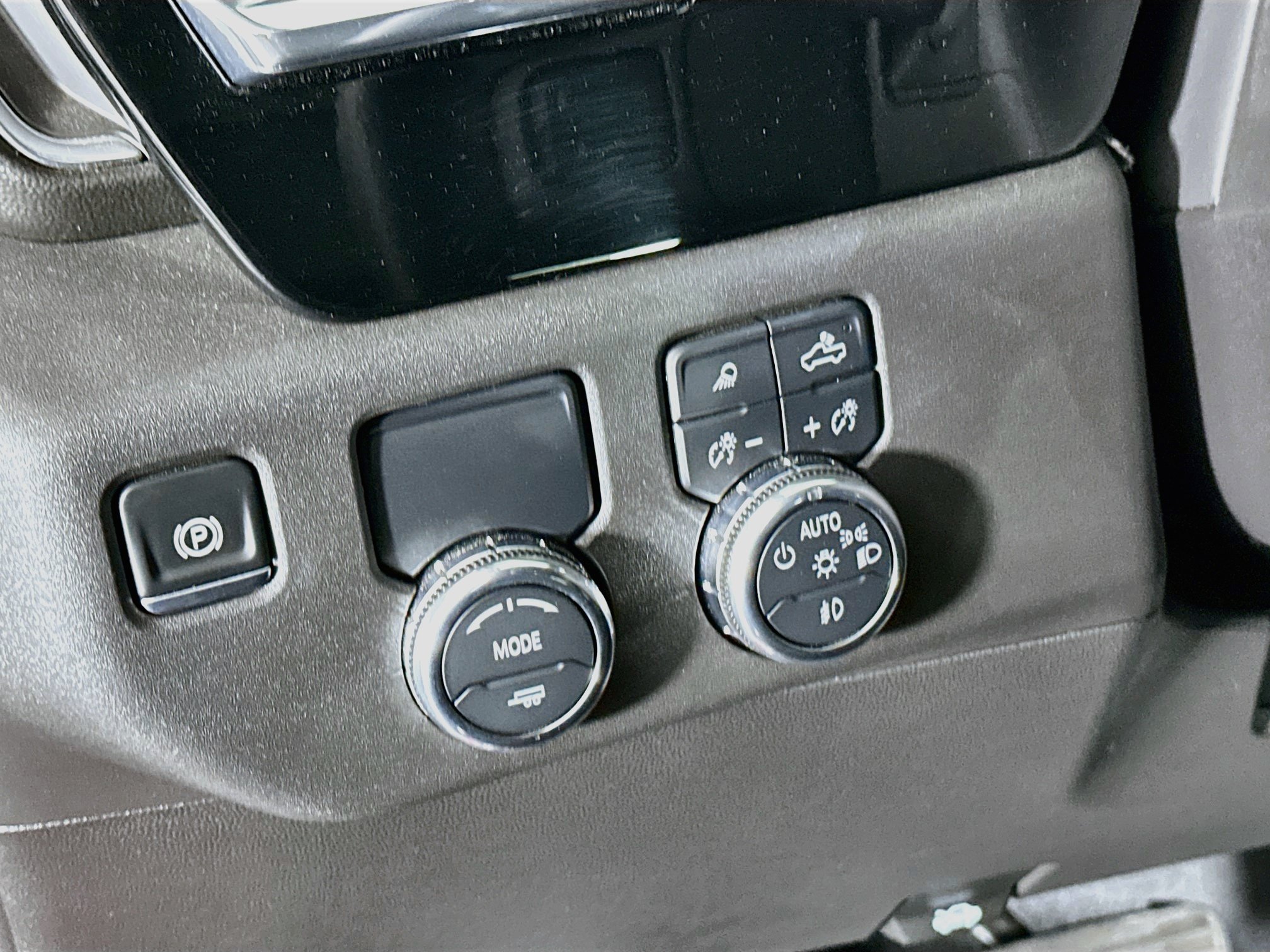 Used 2024 GMC Sierra 1500 SLT RWD image 16