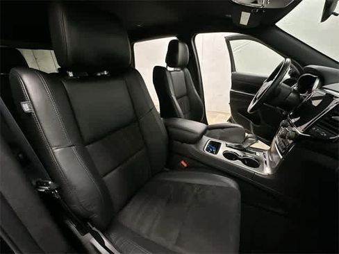 Used 2021 Jeep Grand Cherokee Laredo X image 22