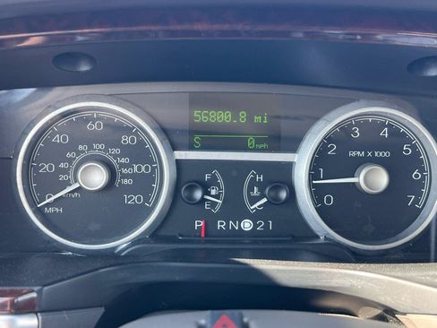 Used 2006 Lincoln Town Car Signature RWD image 47
