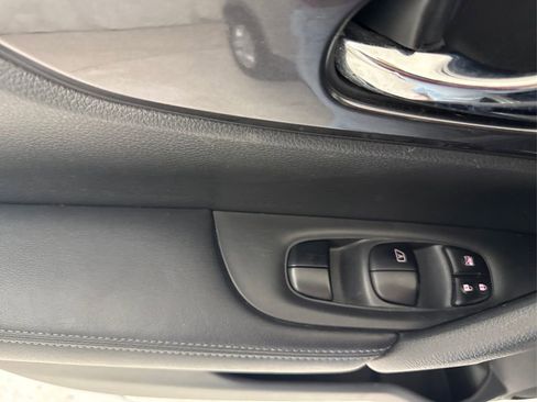 Used 2019 Nissan Rogue SV image 34