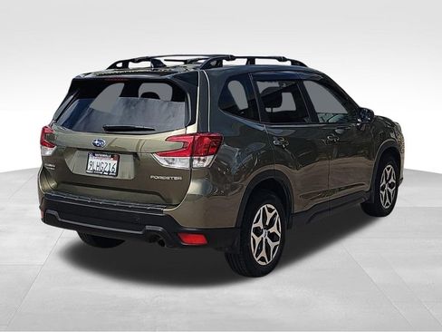 Used 2024 Subaru Forester Premium AWD/4WD image 3
