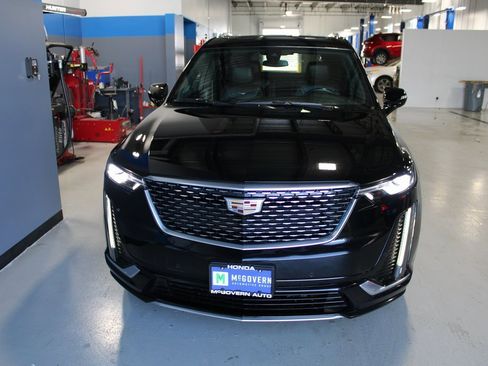 Used 2020 Cadillac XT6 Premium Luxury image 3