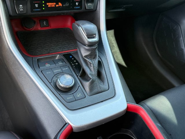 Used 2022 Toyota RAV4 TRD Off-Road w/ TRD Off-Road Weather Package AWD/4WD image 17