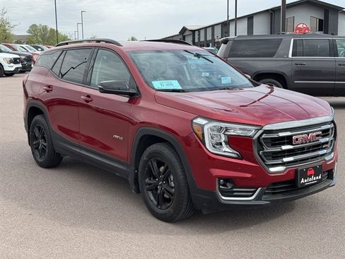 Used 2024 GMC Terrain AT4 w/ Tech Package AWD/4WD image 3