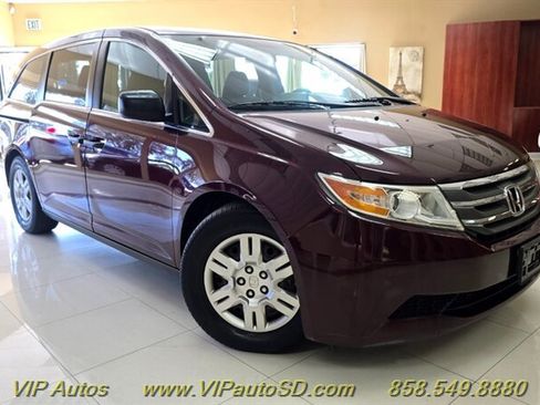 Used 2012 Honda Odyssey LX image 1