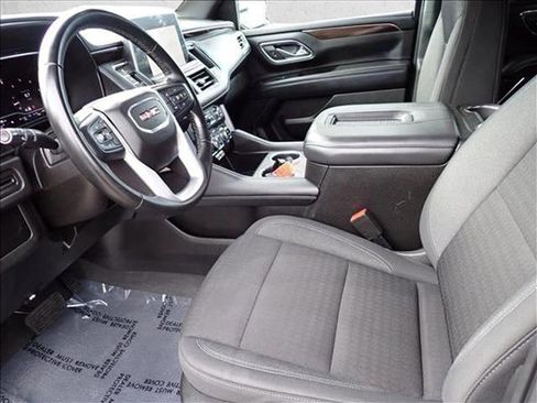 Used 2023 GMC Yukon SLE AWD/4WD image 12