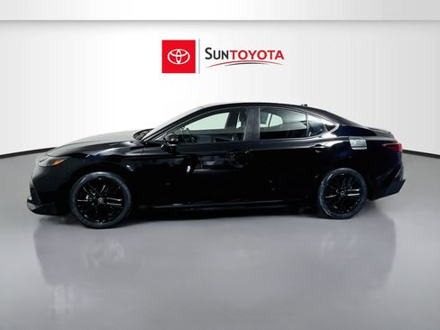 Used 2025 Toyota Camry SE FWD image 7