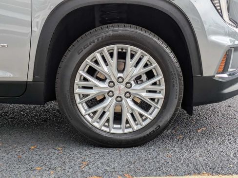 Used 2024 GMC Acadia Elevation w/ Luxury Package FWD image 11