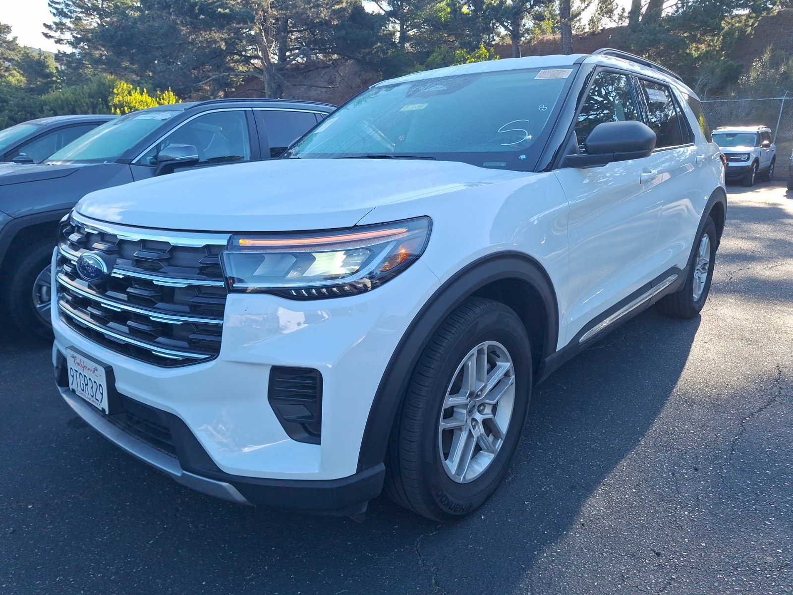 Used 2025 Ford Explorer Active RWD image 4