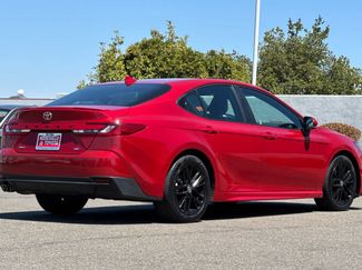 Used 2025 Toyota Camry SE FWD video 2