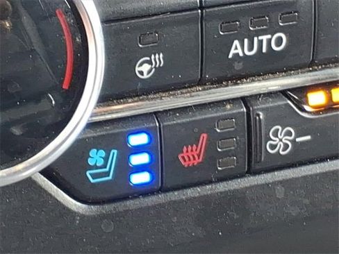 Used 2020 Ford Expedition Max XLT w/ Equipment Group 202A image 8