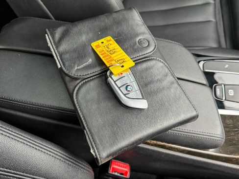 Used 2018 BMW 530i xDrive image 38