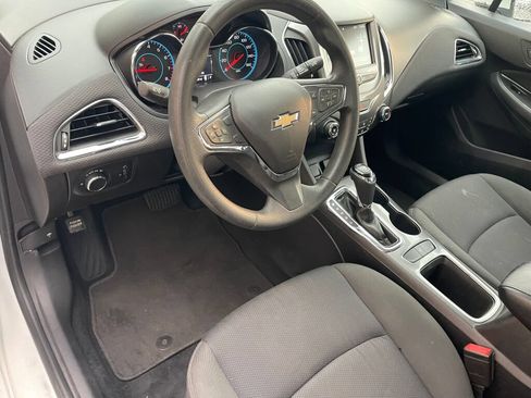Used 2016 Chevrolet Cruze LT FWD image 5