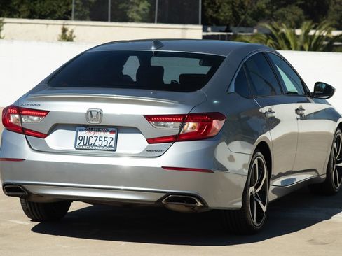 Used 2018 Honda Accord Sport image 6