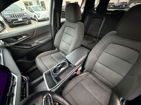 Used 2025 Chevrolet Equinox LT image 35