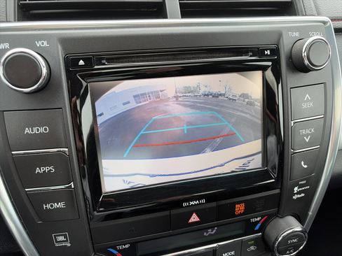 Used 2017 Toyota Camry XSE w/ Moonroof Package FWD image 21