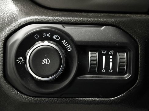 Used 2022 Jeep Wrangler Unlimited Sport AWD/4WD image 27