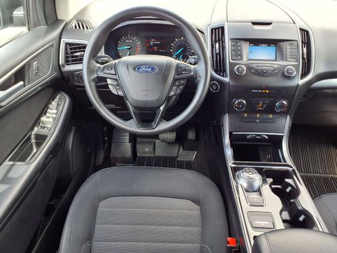 Used 2019 Ford Edge SE FWD image 5