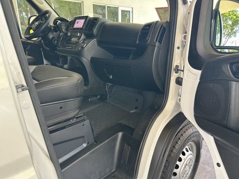 Used 2025 RAM ProMaster 2500 w/ Convenience Group FWD image 24