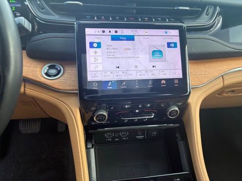 Used 2022 Jeep Grand Cherokee Summit image 23