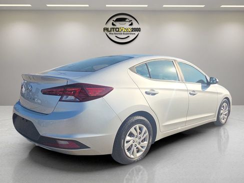 Used 2019 Hyundai Elantra SE FWD image 7