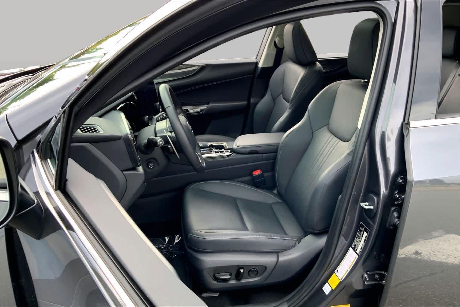 Used 2026 Lexus NX 350h AWD w/ Cold Area Package image 8