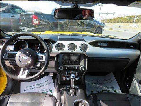 Used 2015 Ford Mustang Premium image 22