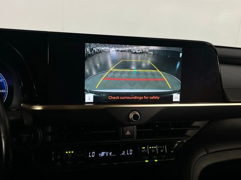 Used 2024 Toyota Crown Limited w/ Carpet Mat Package (TMS) image 36