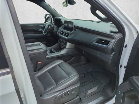 Used 2021 Chevrolet Suburban LT RWD image 21